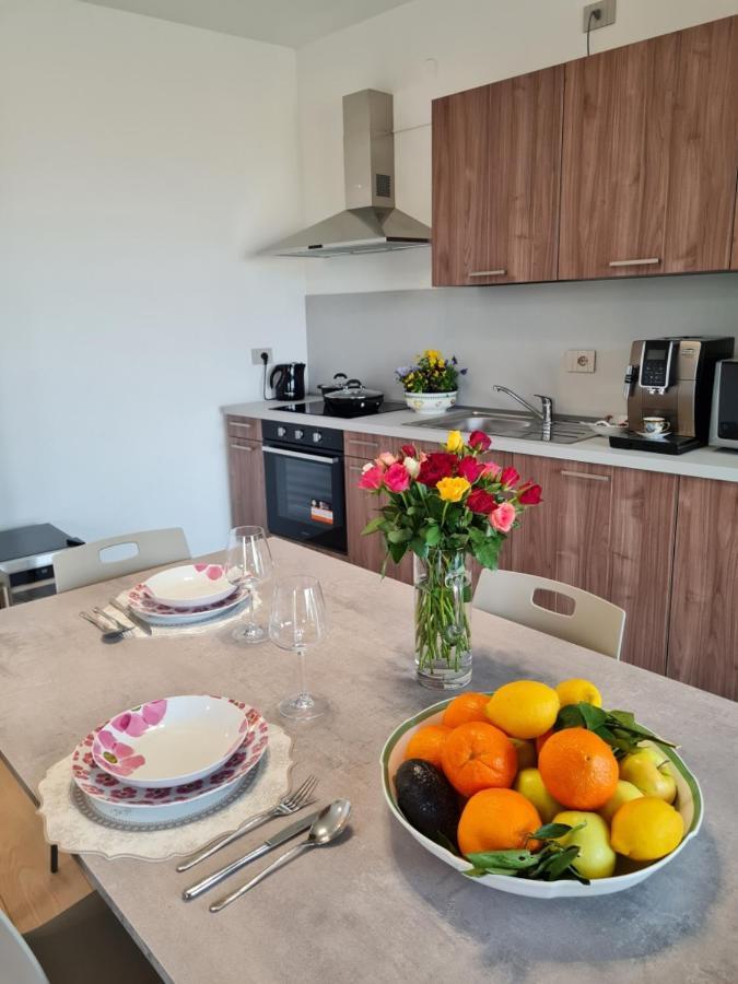 Sole Di Diana Luxury Apartments Песк'єра-дель-Гарда Екстер'єр фото