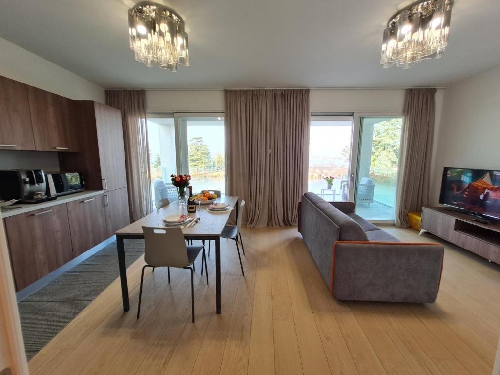 Sole Di Diana Luxury Apartments Песк'єра-дель-Гарда Екстер'єр фото