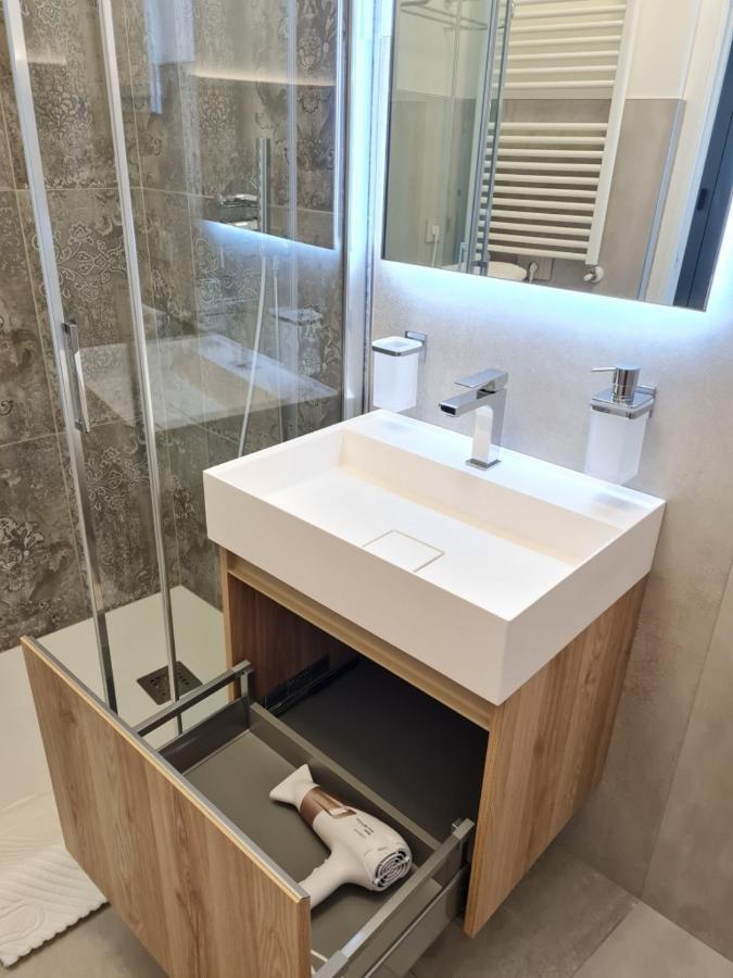 Sole Di Diana Luxury Apartments Песк'єра-дель-Гарда Екстер'єр фото